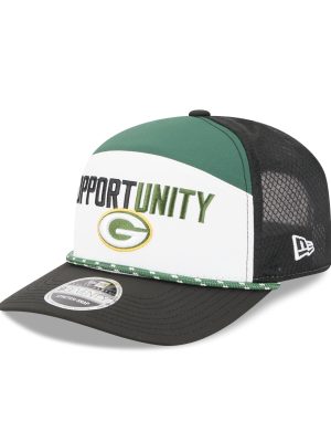 Green Bay Packers 2025 Inspire Change Split Panel 9SEVENTY Trucker Hat