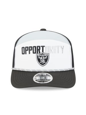 60764575_9SEVENTYSPLITPANEL_NFL25IC9SEVENTYSS_LASRAI_OTC_F